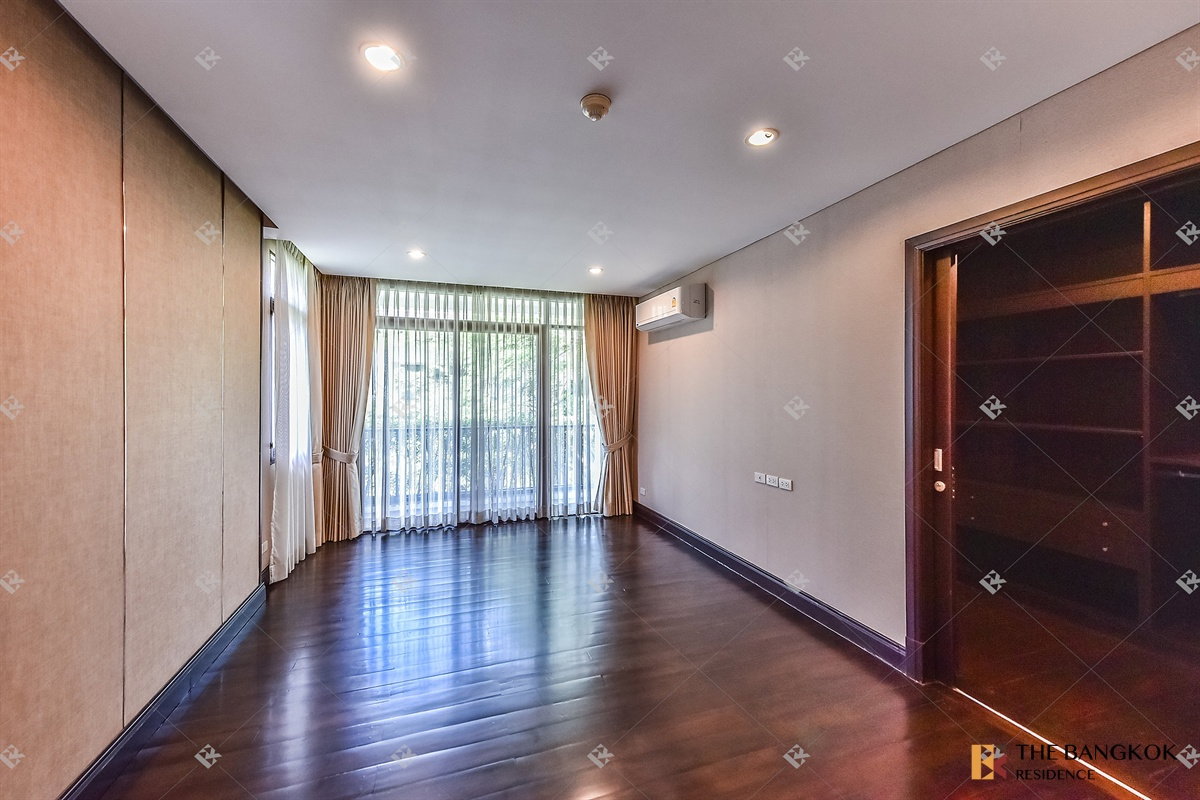 รูป  Elegant Classic Style House 💎Elegant classic home, spacious & private in central Sukhumvit🍃  - รูปที่ 8/20