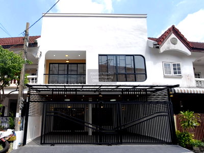 ทาวน์โฮม ลาดพร้าว 93 : ขายทาวน์เฮ้าส์/ทาวน์โฮม  ประชากรไทย ลาดพร้าว 93 หน้ากว้าง รีโนเวทใหม่ วังทองหลาง เขต วังทองหลาง กรุงเทพ CX-142731 ✅ ทักไลน์ @connexproperty ตอบทันที ทีมงานมืออาชีพ ✅