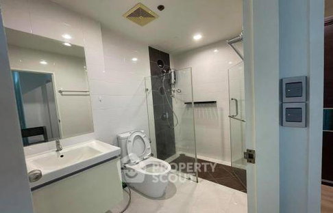 คอนโด 1 ห้องนอน ชั้น 16 ที่ The Complete Narathiwat (ID 682904)