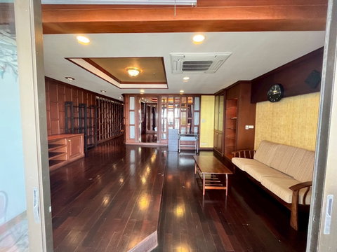 RS5230 Condo for Rent: State Tower Silom, near BTS Saphan Taksin