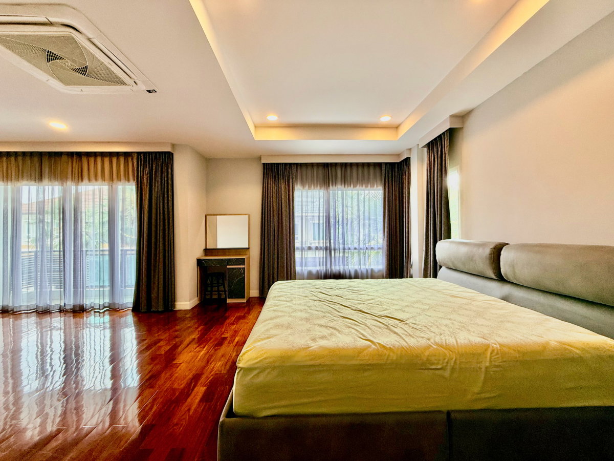 รูป ขายบ้านหรู Grand Bangkok Boulevard พระราม 9–ศรีนครินทร์ | 79 ตร.ว. | 4 นอน 5 น้ำ | ห้องมุม | 24.9 ลบ. - รูปที่ 26/52