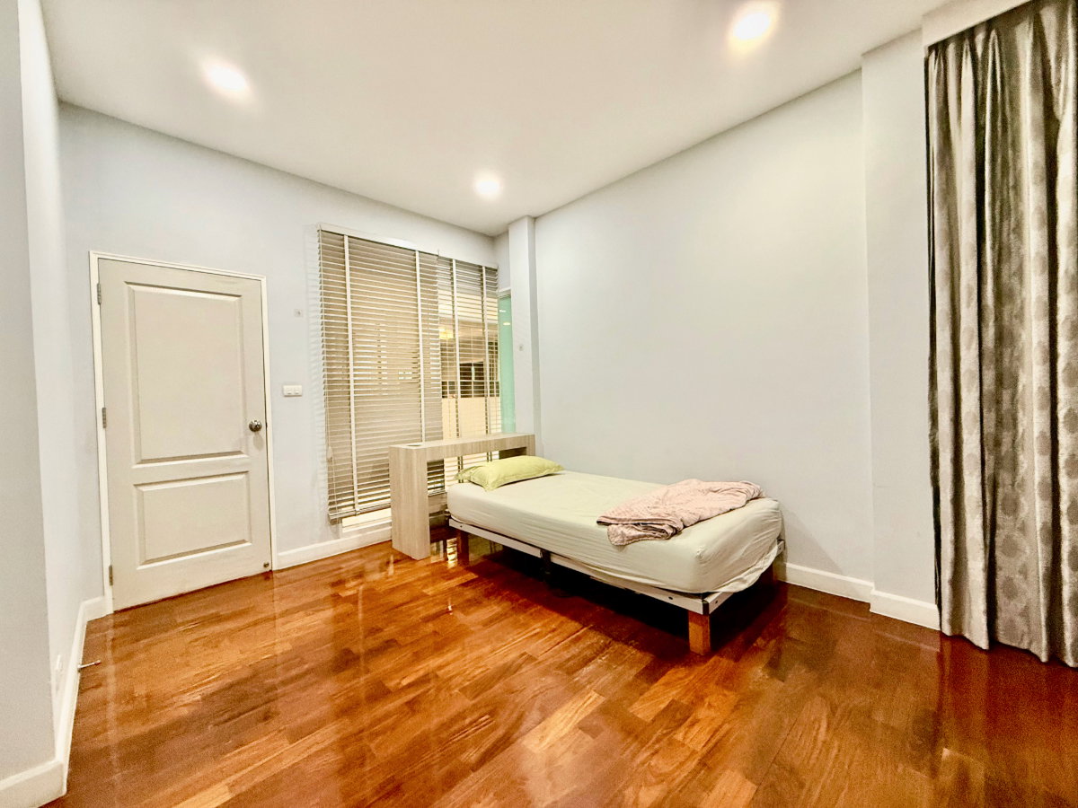 รูป ขายบ้านหรู Grand Bangkok Boulevard พระราม 9–ศรีนครินทร์ | 79 ตร.ว. | 4 นอน 5 น้ำ | ห้องมุม | 24.9 ลบ. - รูปที่ 8/52