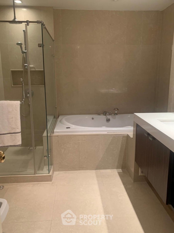 picture 36th-Floor 3-BR 215 Sqm Athenee Residence 200m To BTS Phloen Chit (ID 512796) - 16/19