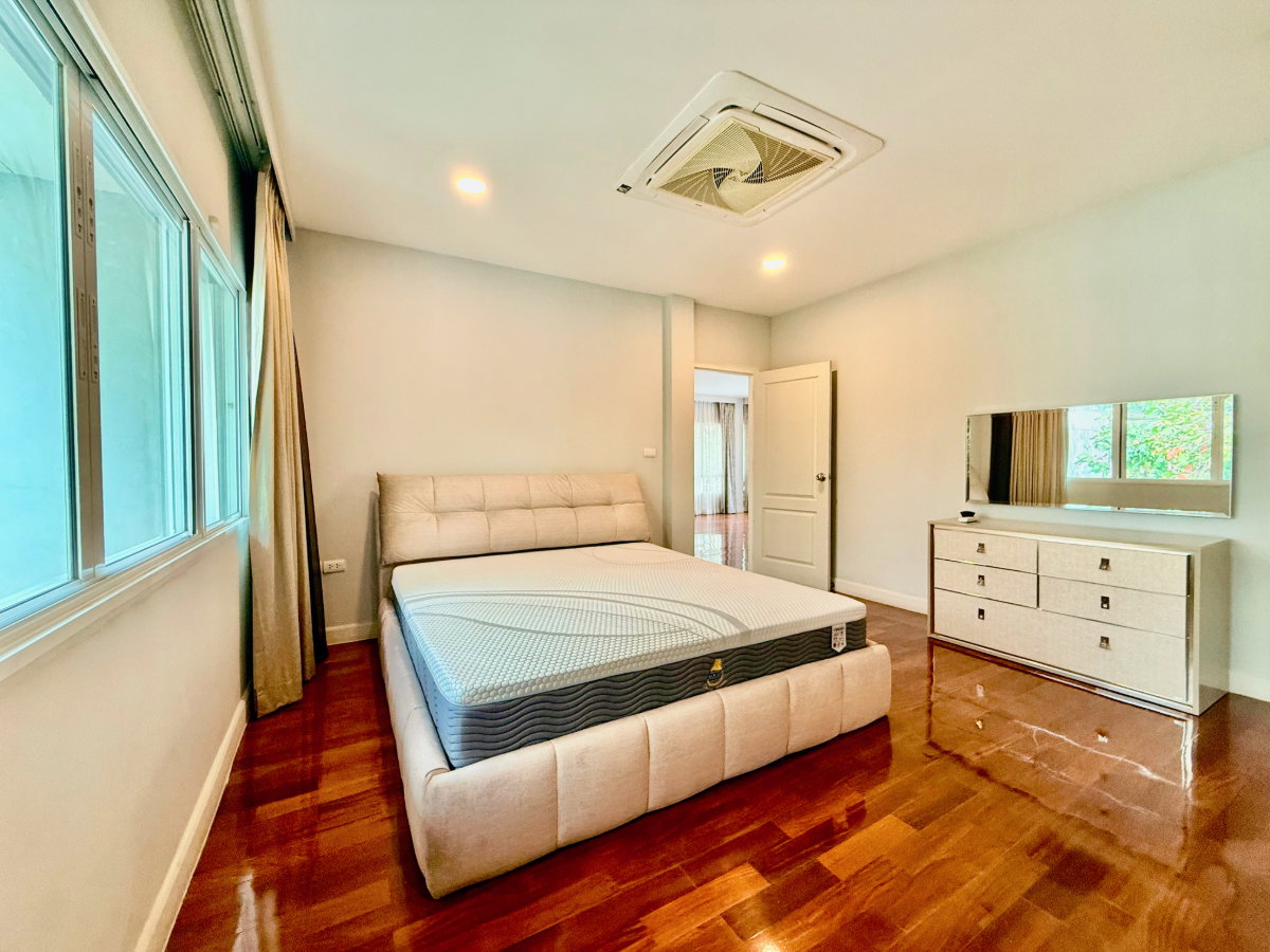 รูป ขายบ้านหรู Grand Bangkok Boulevard พระราม 9–ศรีนครินทร์ | 79 ตร.ว. | 4 นอน 5 น้ำ | ห้องมุม | 24.9 ลบ. - รูปที่ 16/52