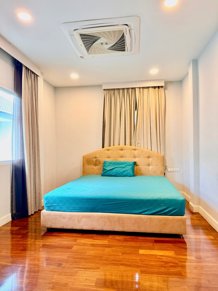 รูป ขายบ้านหรู Grand Bangkok Boulevard พระราม 9–ศรีนครินทร์ | 79 ตร.ว. | 4 นอน 5 น้ำ | ห้องมุม | 24.9 ลบ. - รูปที่ 17/52