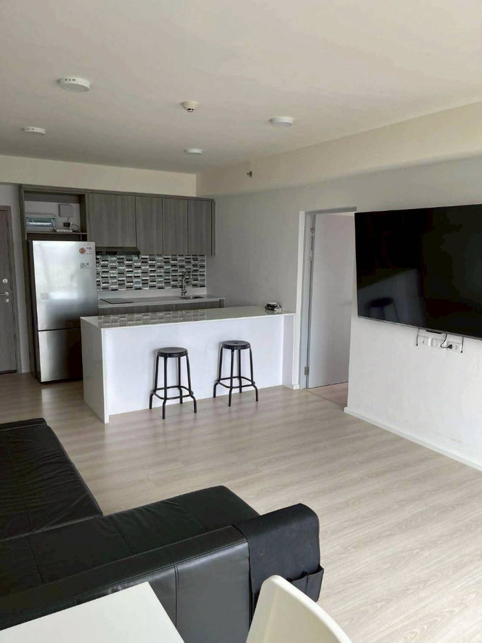 picture #E061 🎉040369 Condo for Rent: A Space Mega 1 - 8/15