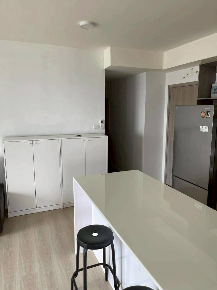 picture #E061 🎉040369 Condo for Rent: A Space Mega 1 - 10/15