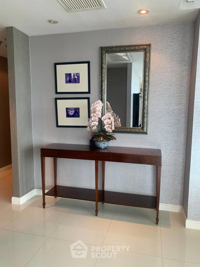 picture 36th-Floor 3-BR 215 Sqm Athenee Residence 200m To BTS Phloen Chit (ID 512796) - 6/19