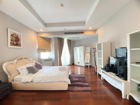 Penthouse for rent✨5 bedrooms, near MRT Cultural Center: Supalai Wellington I : Spacious room, luxuriously decorated, fully furnished.