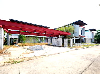 บ้านเดี่ยว กรุงเทพมหานคร : รอคุณมาเนรมิต ให้เป็นบ้านในฝัน !! มีสระว่ายน้ำ ! หลังมุมเงียบสงบ ! ขายบ้านเดี่ยวหลังใหญ่ปัญญาอินทรา P.7   362.7 ตร.วา 1,600 ตร.ม 9 นอน 10 น้ำ 5 จอด