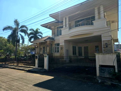 บ้านเดี่ยว ม.พายัพวิทยาเขตแก้วนวรัฐ : ขายบ้านในโครงการเอ็มเพอเร่อร์ 2 เดินไปโลตัสรวมโชคได้ บ้าน 2 ชั้น พร้อมสวน หลังมุม ถนนหน้าบ้านกว้าง (H364) T.0946511456