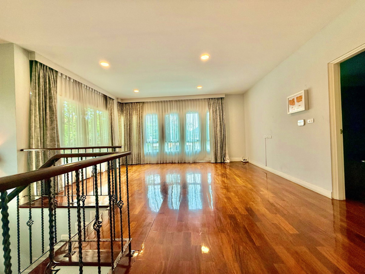 รูป ขายบ้านหรู Grand Bangkok Boulevard พระราม 9–ศรีนครินทร์ | 79 ตร.ว. | 4 นอน 5 น้ำ | ห้องมุม | 24.9 ลบ. - รูปที่ 29/52