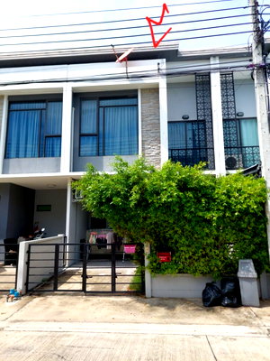 Townhouses for sale Pracha Uthit Road : TOWN HOUSE 18 Sq.w. Thung Khru Bangkok for 3.4M