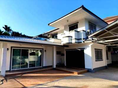 เช่าบ้านเดี่ยว ถนนเพชรบุรี กรุงเทพฯ : ให้เช่าบ้านเดี่ยว หมู่บ้านดลยา ใกล้รวมโชค 4 ห้องนอน 4ห้องน้ำ ครัว+เฟอร์ครบ (R931) T.0946511456
