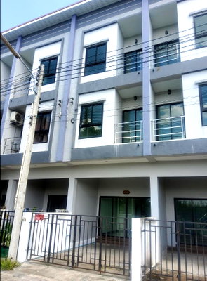 Townhouses for sale Si Racha Chonburi : TOWN HOUSE 16 Sq.w. Si Racha Chonburi for 2.3M