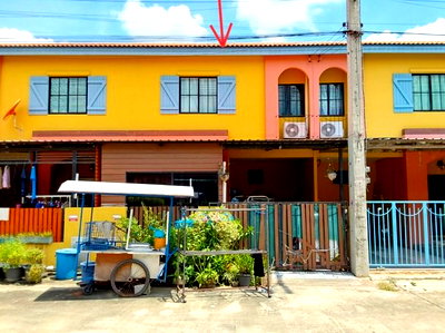 Townhouses for sale Khlong Luang Road : TOWN HOUSE 21.4 Sq.w. Khlong Luang Pathumthani for 2.1M