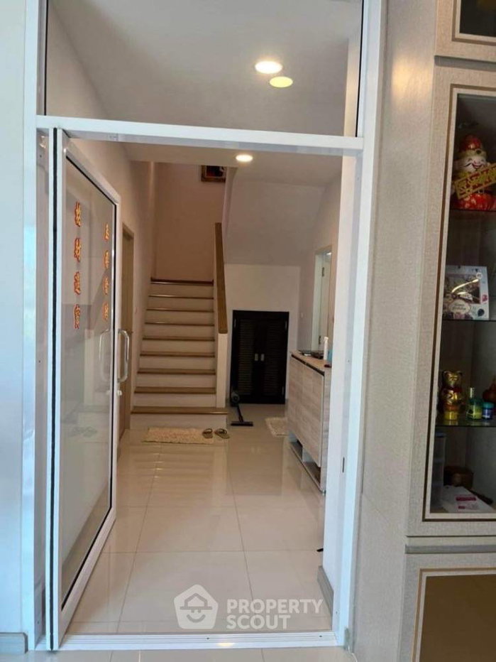 รูป บ้านเดี่ยว 4 ห้องนอน ขาย ในเสม็ด เมืองชลบุรี (เลี้ยงสัตว์ได้) (ID 2055840) - รูปที่ 6/18