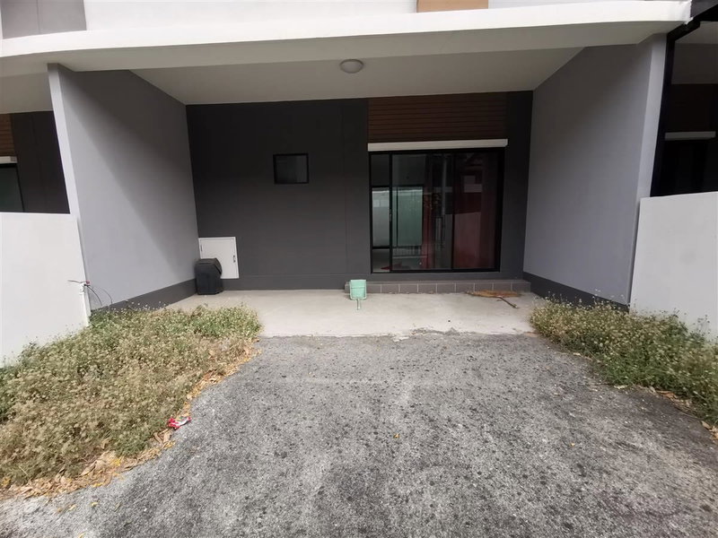 Townhouses for sale : TOWN HOUSE 18 Sq.w. Nong Khaem Bangkok for 2.8M