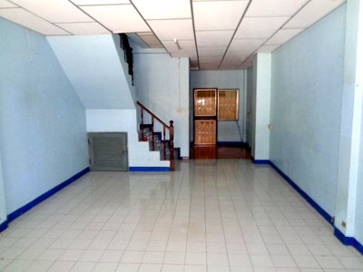 Townhouses for sale Eastern Asia University : TOWN HOUSE 18 Sq.w. Khlong Luang Pathumthani for 1.1M