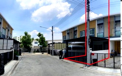 Townhouses for sale The Sky Ayutthaya : TOWN HOUSE 27 Sq.w. Bang Pa-In Phra Nakhon Sri Ayutthaya for 3M
