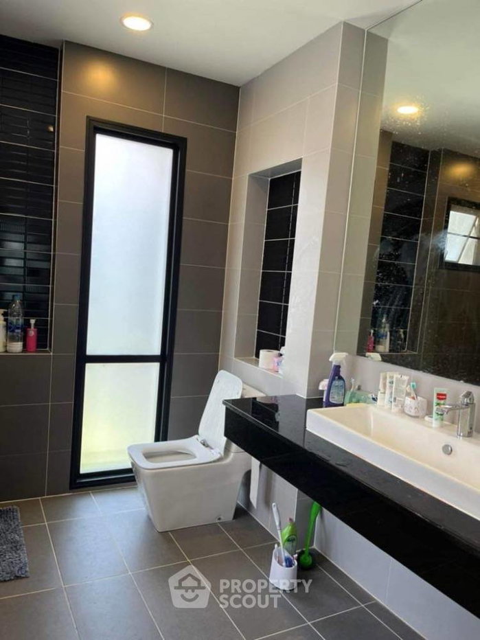 รูป บ้านเดี่ยว 4 ห้องนอน ขาย ในเสม็ด เมืองชลบุรี (เลี้ยงสัตว์ได้) (ID 2055840) - รูปที่ 8/18