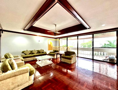 Apartment building for rent Srinakharinwirot University Prasanmit Campus : Very Spacious 3 Bedroom Apartment Located Near Terminal 21 Mall - BR21086AP