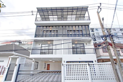 CB081, Home Office for sale 4 Br, Huaikhwang.