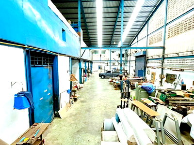 เช่าโรงงาน มิวเซียมสยาม  : หม้อแปลงไฟ 250 KVA ถ.เศรษฐกิจ โรงงาน ให้เช่า 4 นอน 1 น้ำ กระทุ่มแบน 500 ม. 1300 ตร.ม.พร้อมออฟฟิศ