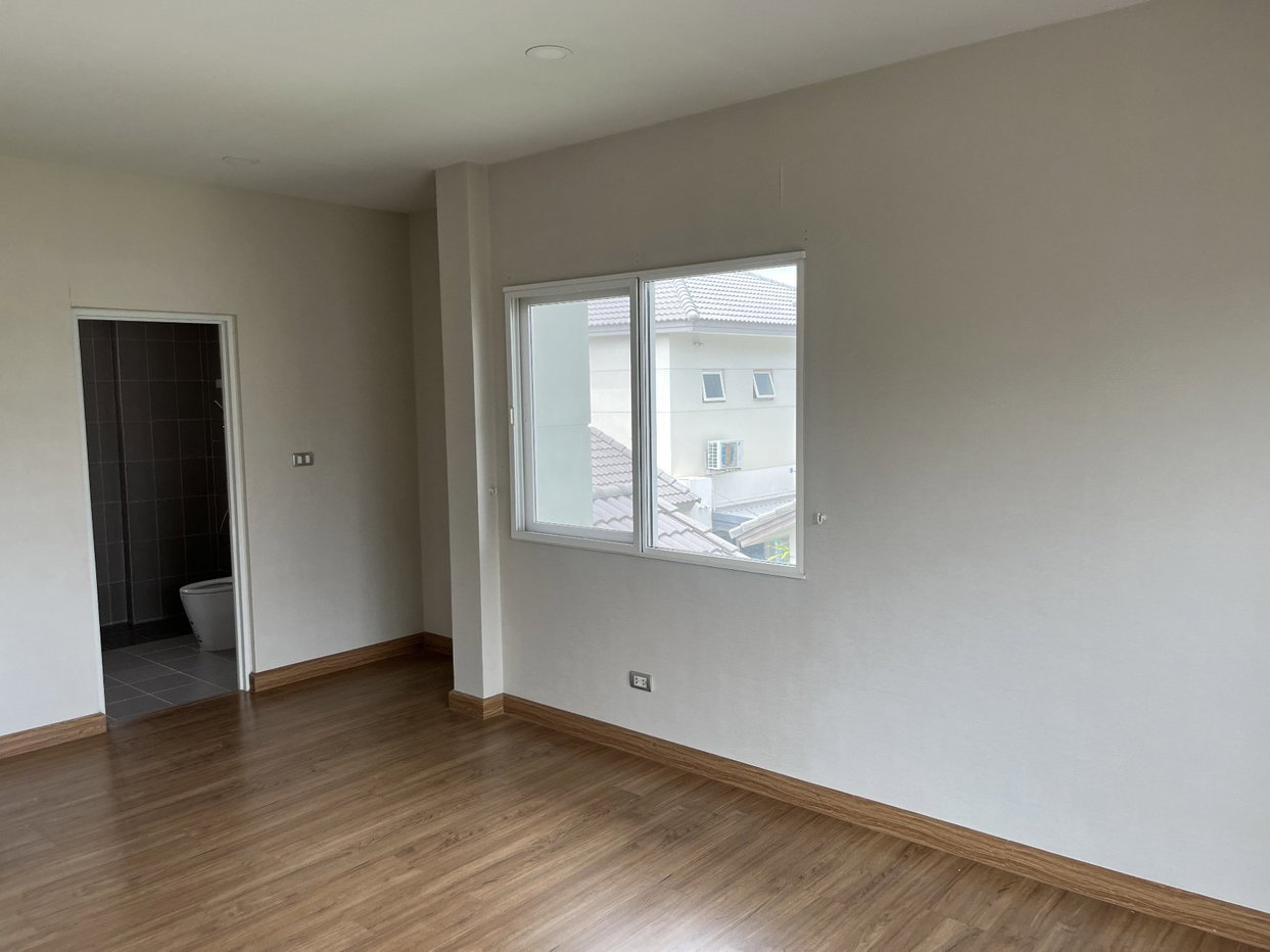 picture HOME 55.1 Sq.w. Lat Krabang Bangkok for 7.2M - 33/36