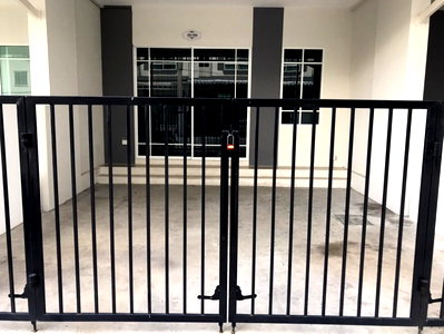 Townhouses for sale : TOWN HOUSE 22 Sq.w. Phan Thong Chonburi for 2.3M