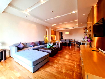 Apartment building for rent Srinakharinwirot University Prasanmit Campus : Exceptional 3 Bedroom Apartment in Phrom Phong - BR0171AP