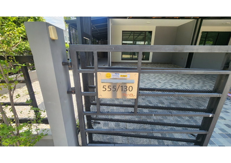 Townhouses for sale : TOWN HOUSE 31.8 Sq.w. Khlong Sam Wa Bangkok for 4.3M