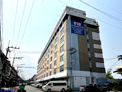 Apartment building for sale วิทยาลัยแสงธรรม : Land for Sale with a Apartment Building (299 Units), Sam Phran District, Nakhon Pathom