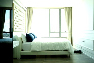 Condos for sale : Riverside condo on the Chao Phraya River with a great city view | Code DS1313 Line : @Dstay