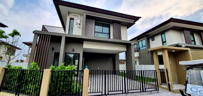 บ้านเดี่ยวให้เช่า : บ้านให้เช่าพร้อมเฟอร์นิเจอร์ เครื่องใช้ไฟฟ้า โครงการ เพลินจิต คอลลิน่า สันกำแพง เชียงใหม่ (R933) T.0946511456