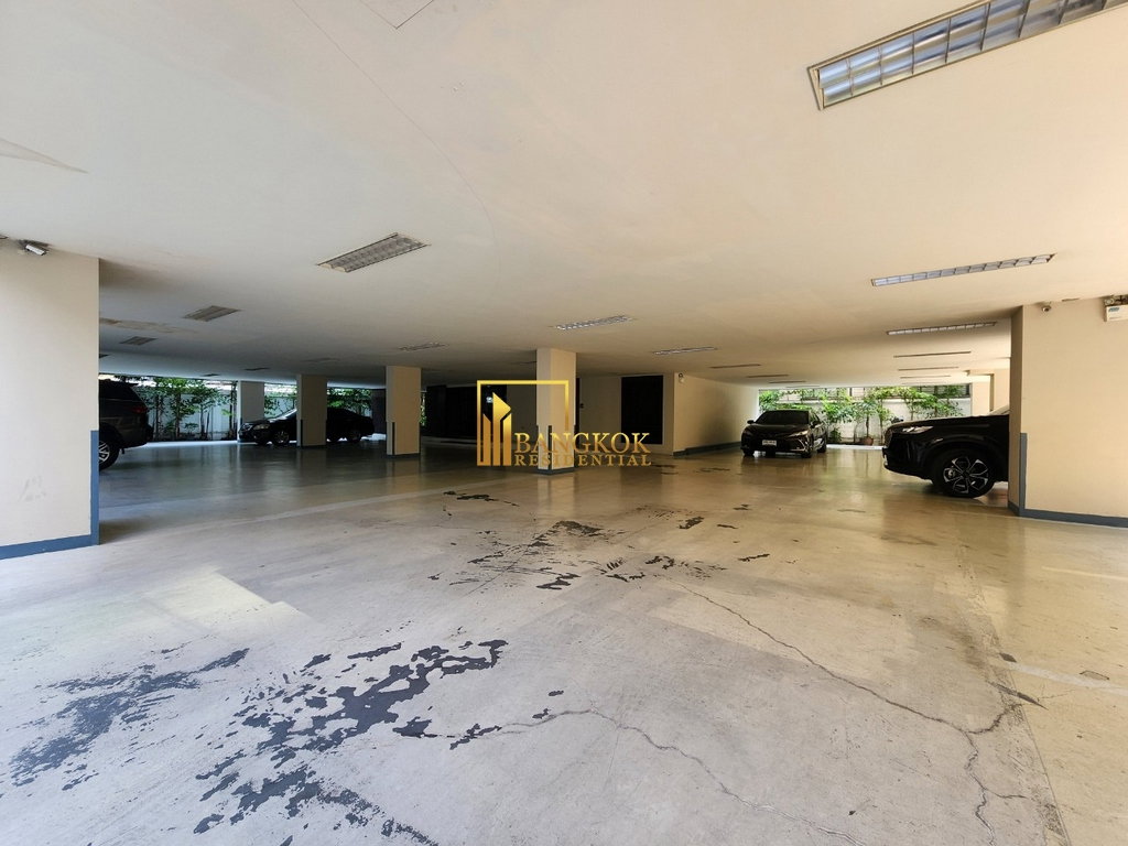 รูป Remarkable 2 Bedroom Apartment in Sathorn - BR0438AP - รูปที่ 33/35