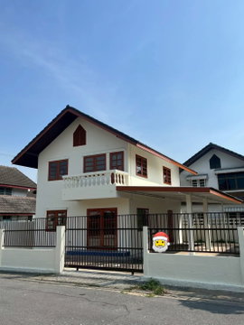 🏡✨ ปล่อยเช่าและปล่อยขาย บ้านเดี่ยว หมู่บ้านรุ่งอรุณ 2 ถนนเจริญกรุง ซอย 2 2 ห้องนอน 2 ห้องน้ำ รีโนเวทใหม่ทั้งหลัง บ้านบรรยากาศสงบ
