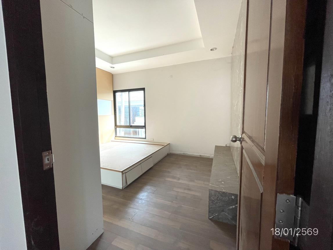 รูป บ้านเดี่ยว 65 ตร.วา เดอะคอมพลีท ศรีราชา ชลบุรี 6M - รูปที่ 24/33
