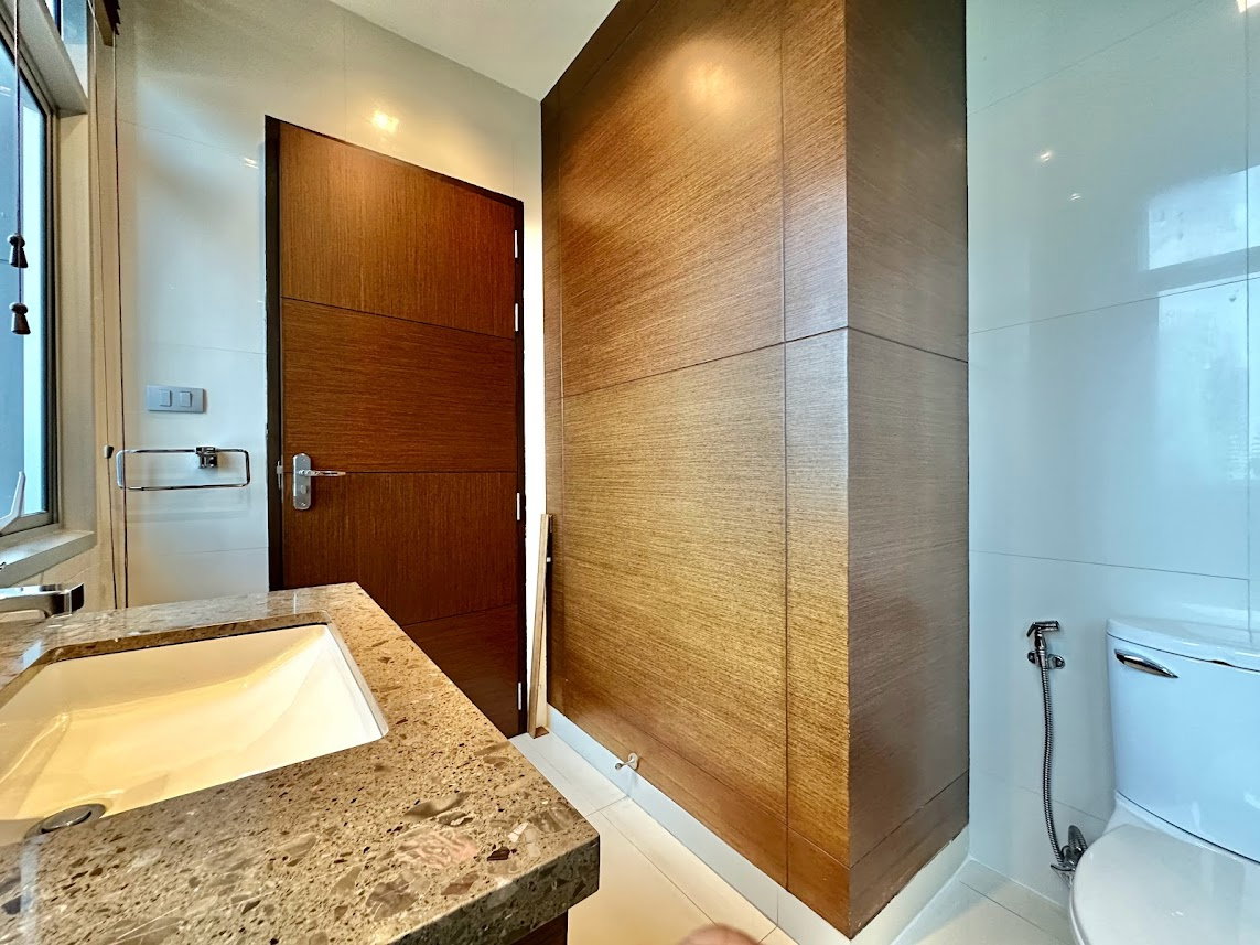 รูป Remarkable 2 Bedroom Apartment in Sathorn - BR0438AP - รูปที่ 27/35