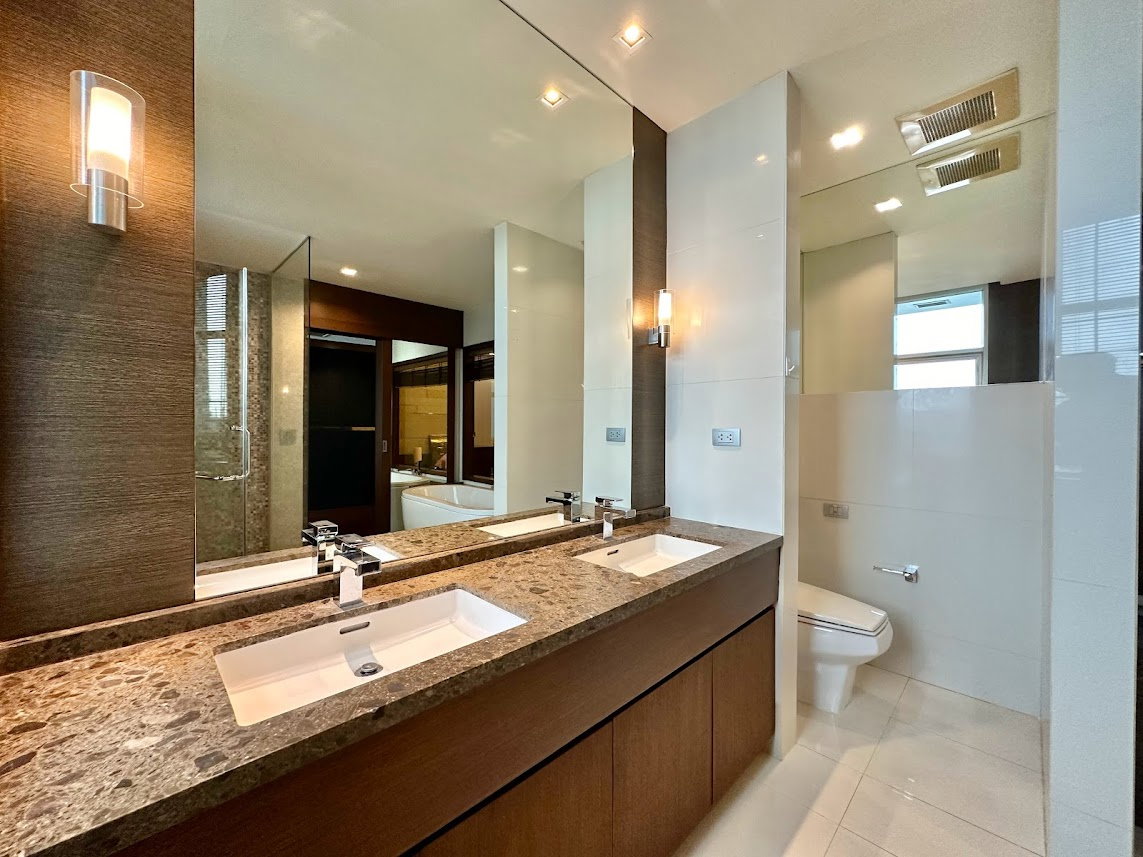 รูป Remarkable 2 Bedroom Apartment in Sathorn - BR0438AP - รูปที่ 17/35