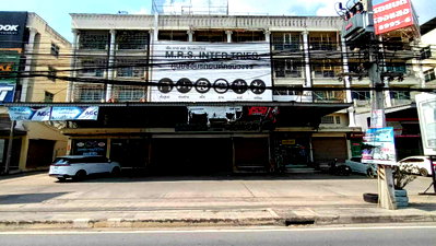 อาคารพาณิชย์ สถาบันเทคโนโลยีแห่งเอเชีย (AIT) : ขายตึกแถว 4.5 ชั้น 1คูหา โครงการ MT คลองหลวง พื้นที่ 25 ตรว. ติดถนนใหญ่ มีที่จอดรถหน้าตึก เหมาะทำธุรกิจ 
