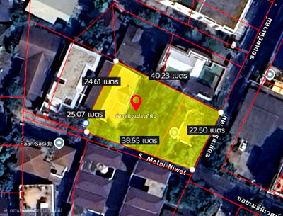 Land for sale MRT Queen Sirikit National Convention Center   : Sale land Sukhumvit 24, near Phrom Phong BTS station and Emporium. Spacious living area. _BL181