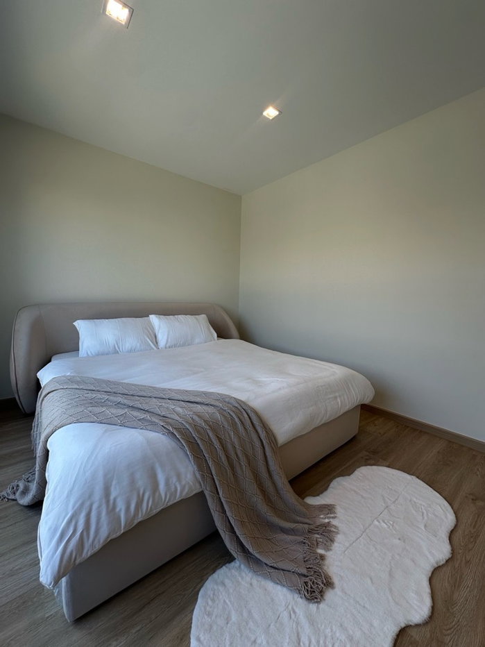 picture 🏡✨ Townhome with a Detached-House Feel – Beautiful Design, Convenient Location ✨🏡 - 2/6