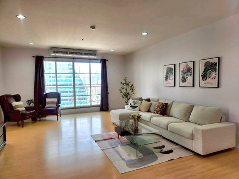 Citi Smart Sukhumvit 18 (ซิตี้ สมาร์ท สุขุมวิท 18) มีห้องแม่บ้าน