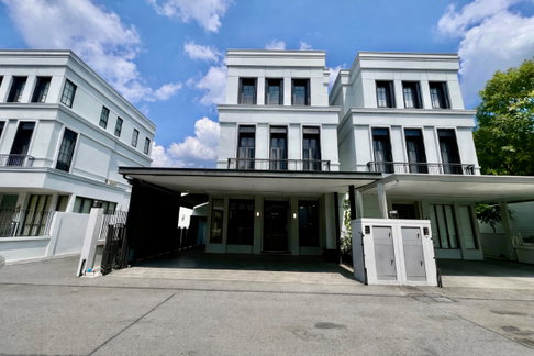 ขายด่วน บ้านแฝดหรู 3 ชั้น Eton Residence เกษตร–นวมินทร์ – รามอินทรา | บ้านใหม่ไม่เคยเข้าอยู่ | ตกแต่งบิวอินกว่า 3 ล้านบาท