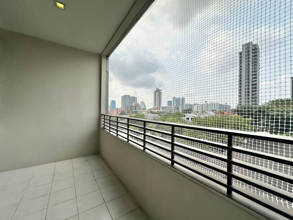 รูป Remarkable 2 Bedroom Apartment in Sathorn - BR0438AP - รูปที่ 5/35