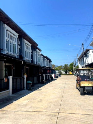 ทาวน์โฮมให้เช่า : ให้เช่าทาวน์โฮม โกลเด้น ทาวน์ กาดรวมโชค-เชียงใหม่ ใกล้ Ruam Chok Mall (R910) T.0946511456