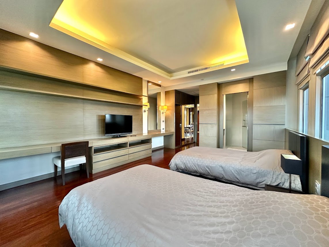 รูป Remarkable 2 Bedroom Apartment in Sathorn - BR0438AP - รูปที่ 22/35