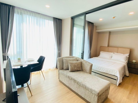 ขาย LLOYD Soonvijai - Thonglor คอนโดใจกลางเมือง ใกล้ทองหล่อ เดินทางสะดวก I Code DS1826 Line : @Dstay