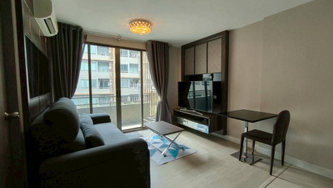 Condo for sale with tenant, Metro Lux Ratchada, 36 sq m, 1 bedroom, 1 bathroom, corner unit, near MRT Sutthisan and Huai Khwang.